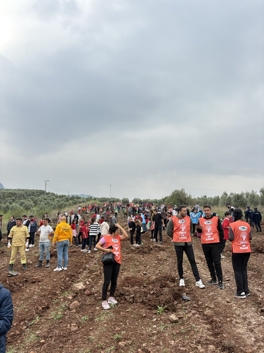 <a href="/EgitimBirSen/">Eğitim-Bir-Sen</a> Geleceğe Nefes Oluyoruz