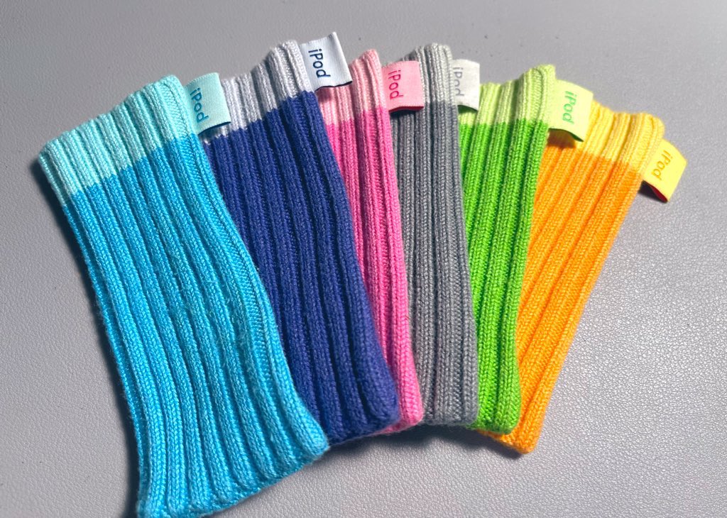 説明しよう‼️ iPod Socksとは、かつてAppleが販売していた純正のiPod