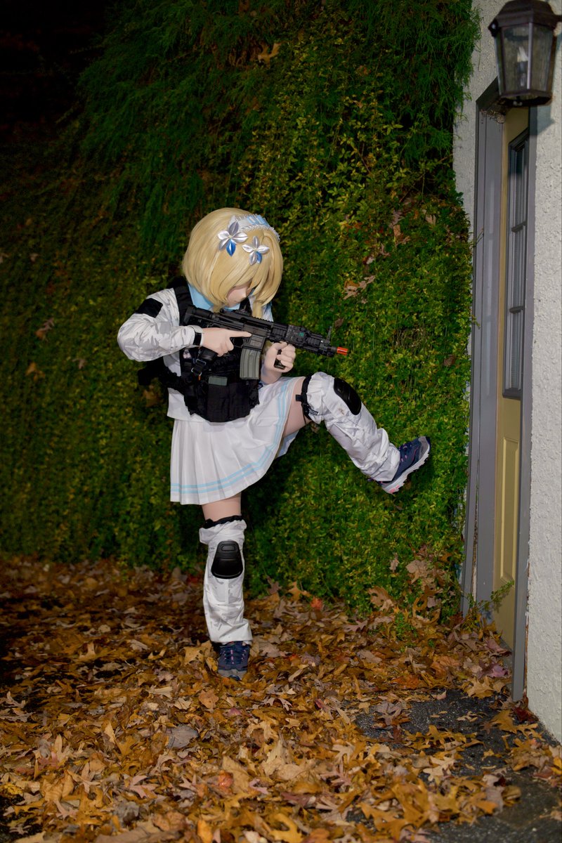 iorioikawa's tweet image. FBI Open the door! ᕦ(ò_óˇ)ᕤ
但是旅行者

📷：@Anri_kig 
🎬：@LearnedToad &amp;amp; @Illyasviel2023 

*更多作战记录流出 敬请期待w
#いい銃のひ