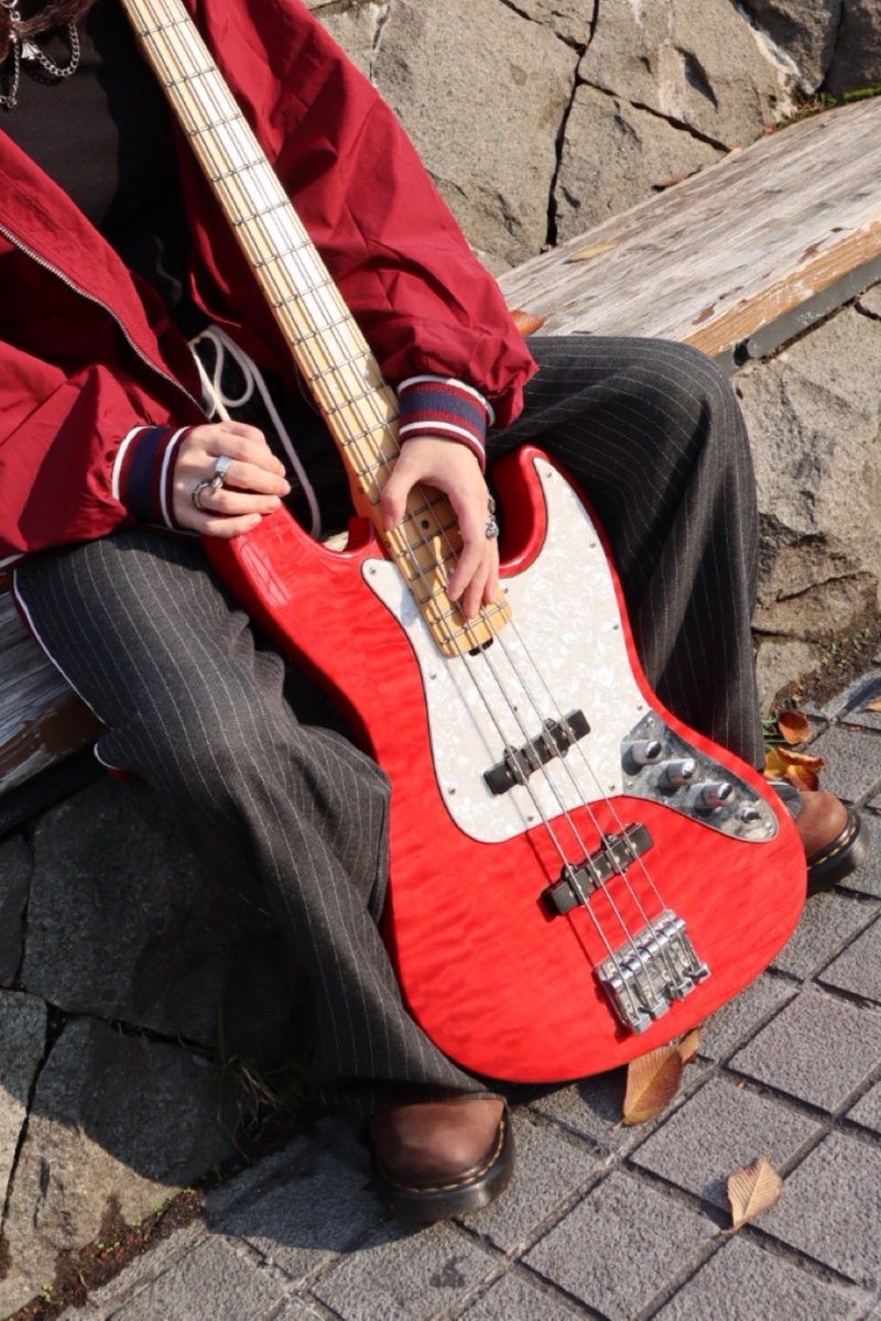 narinari2941's tweet photo. 🌟Happy Bass Day🌟
自分らしさを忘れずにこれからもいい音出しまくるぞー！
今後ともよろしくね相棒🍄

#ベースの日
#ベースの日2025

📸@bisinyuibi https://t.co/pMUYegjtOl