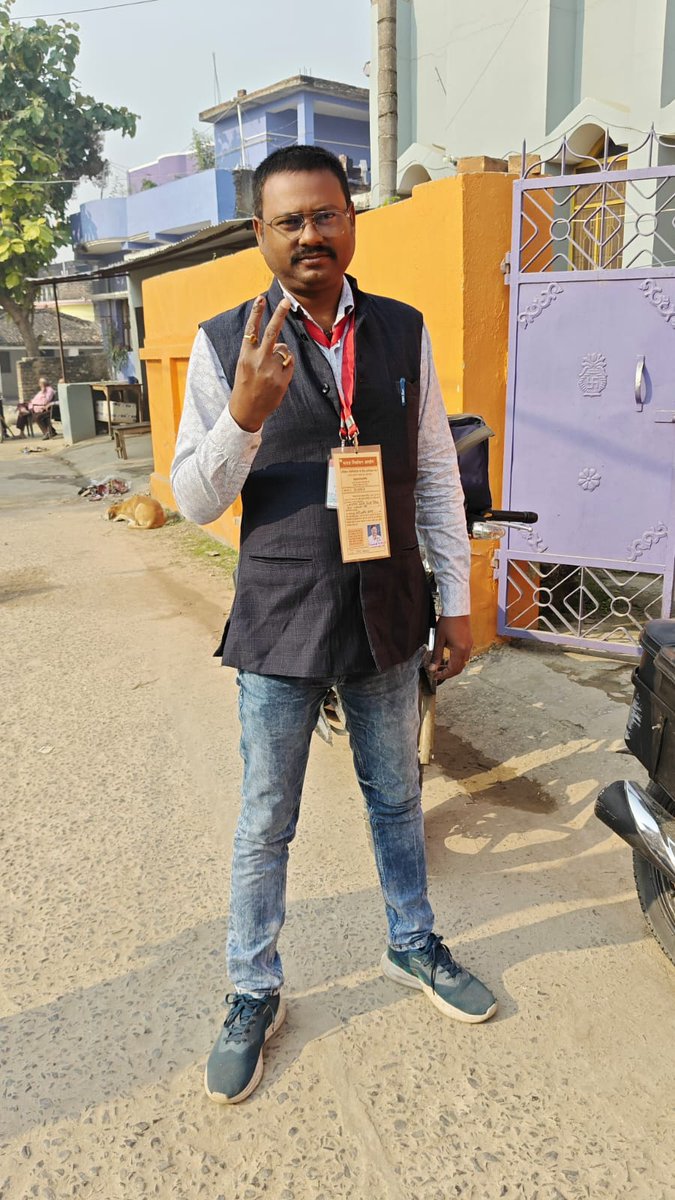 मीडिया के प्रतिनिधिगण भी अपना मतदान कर अपना फर्ज अदा कर रहे हैं...
<a href="/CEOBihar/">Chief Electoral Officer, Bihar</a> <a href="/ECISVEEP/">Election Commission of India</a>