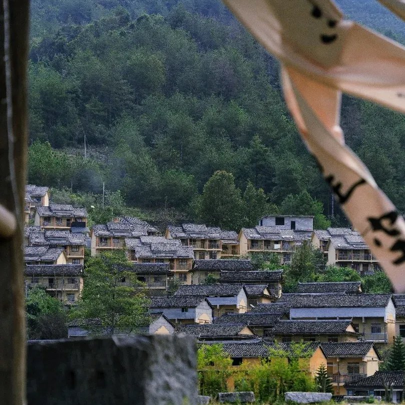amazingguizhou2's tweet image. 🏕️ Yaoshan Ancient Village: A Century-Old Heritage Hidden in the Mountains

Located in Yao Mountain Yao Ethnic Township, #Libo County, #Guizhou, Yaoshan Ancient Village is home to one of China&apos;s last armed tribes, and the Bai Ku Yao people, who preserve the most complete Yao…