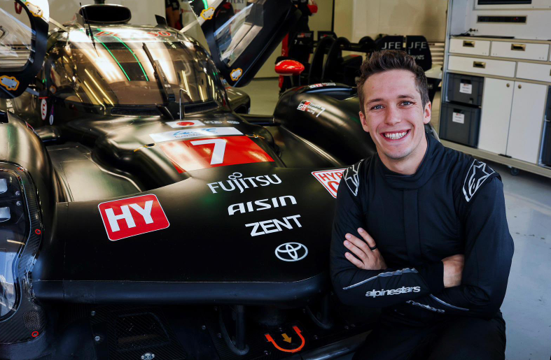 #WEC: Sacha Fenestraz probó el Toyota Hypercar
➡️ lacuadriculada.com.ar/sacha-fenestra…