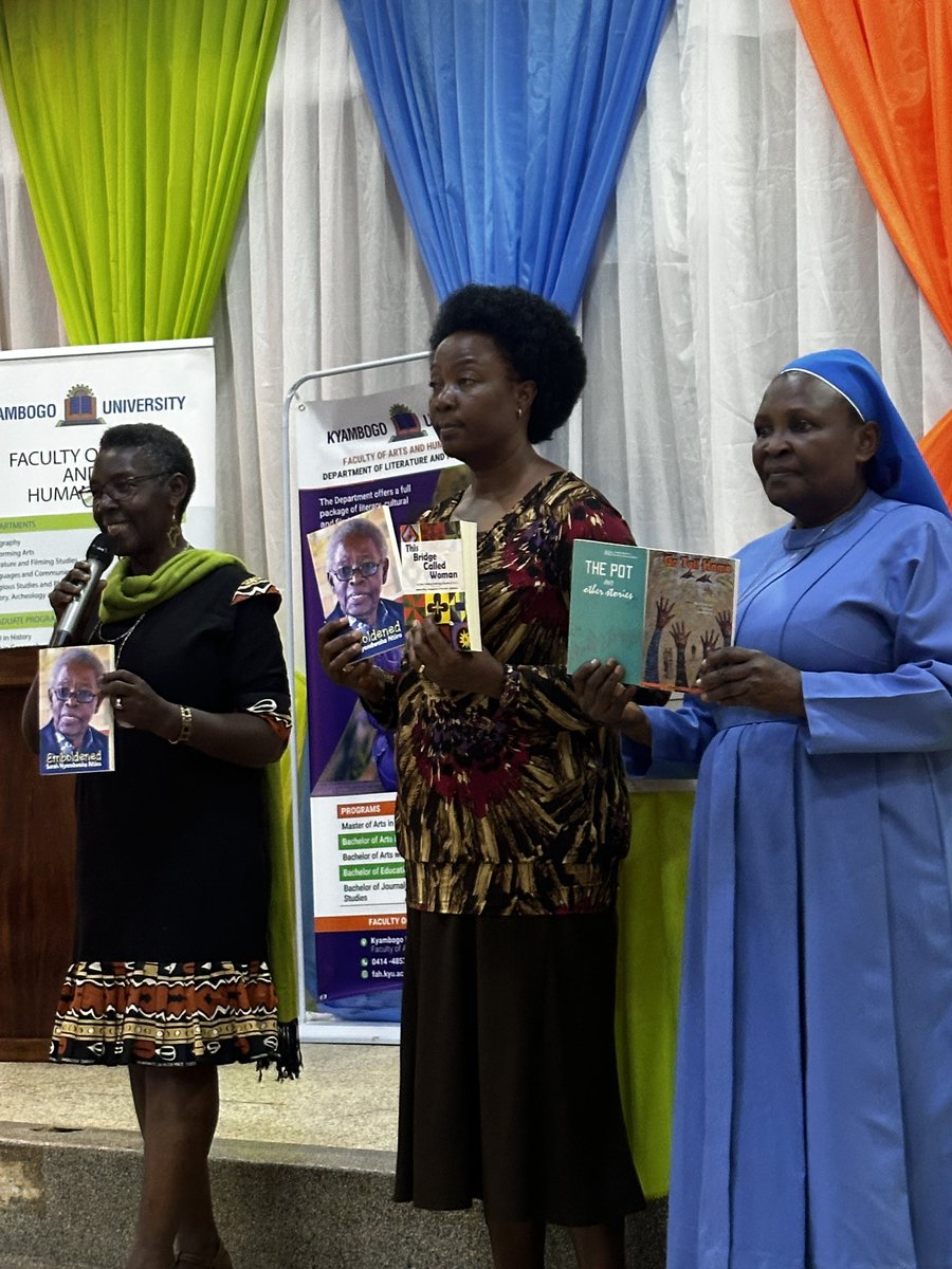 Zukuka_ug's tweet photo. A Lunatic Sanity” incredibly launched @kyambogou Deep appreciation to the university, the department of arts and humanities and @femritewriters.
Thank you for  building an inclusive, competent and empowered community opening up more opportunities for young people to thrive. https://t.co/r69IVbVS9T