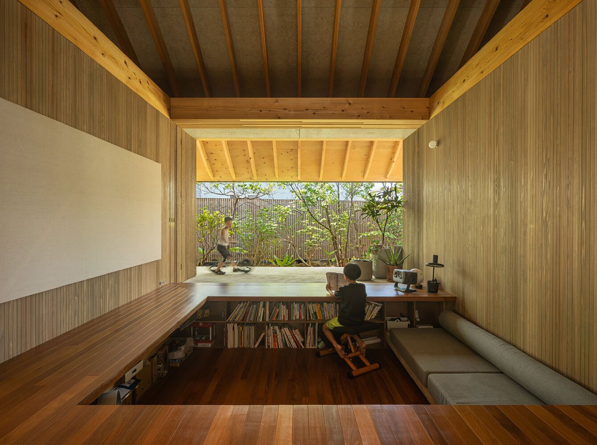 lopedetoledo's tweet photo. La relevancia de los espacios intermedios en la arquitectura japonesa se entiende muy bien en esta casa que es todo cubierta.

[AMAMI House, Sakai Architects] https://t.co/g4eshpjma1