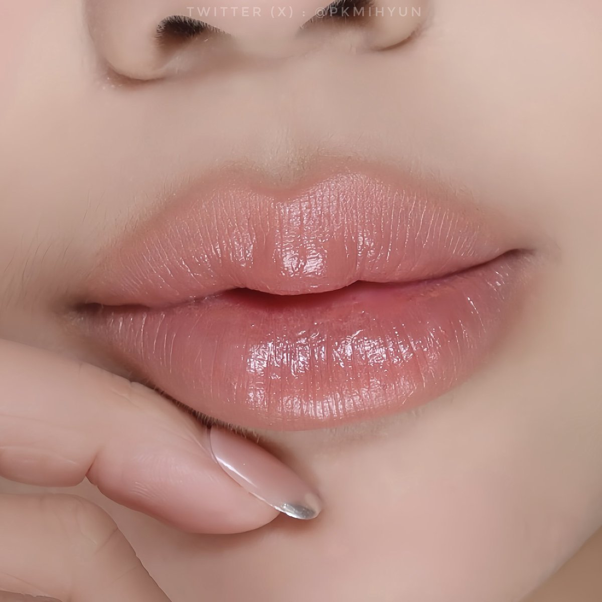 จับคู่ลิป Hera ที่ควรมี🥹ทาแล้วเมคอัพลุคละมุน นู้ดชมพูตุ่นโทนสุภาพ ทารุ่น SENSUAL POWDER MATTE LIQUID สี426 Earl grey ก่อนทั่วปากทาแค่บางๆเป็นเบสปากแล้วทา SENSUAL FITTING GLOW TINT เป็นทิ้นท์โกลว์ ทาแล้วปากไม่แห้ง สี103 Hidden mauve ทากลางปากด้านใน #MyMomentwithHERA #HERAThailand