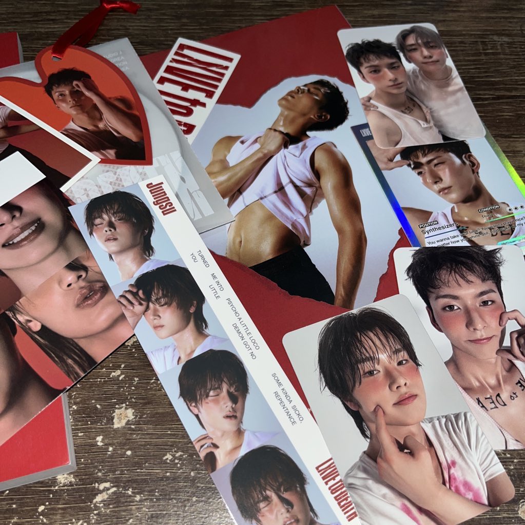 tendotmrk's tweet image. The item I’ve been waiting for finally arrived safely! Thanks for the great service~you’re the best 💕

#gr8hudafeedback @gr8huda_go 
i got Seungmin’s set and I’m still in shock😭🔥