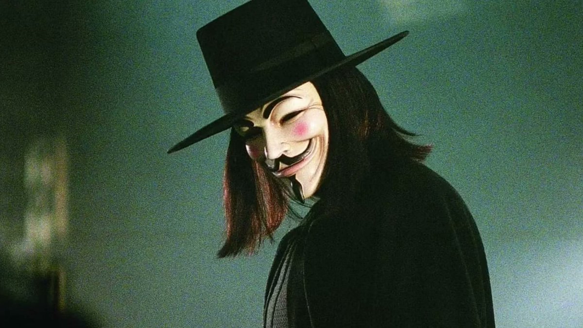 pop_kulturowy's tweet image. 🎥 HBO szykuje adaptację V for Vendetta 🎭. Scenariusz pisze Pete Jackson, a produkcją kierują James Gunn i Peter Safran z DC Studios. 🚨 Maski gotowe? 🔑 #DCSeries #Adaptacja #VforVendetta