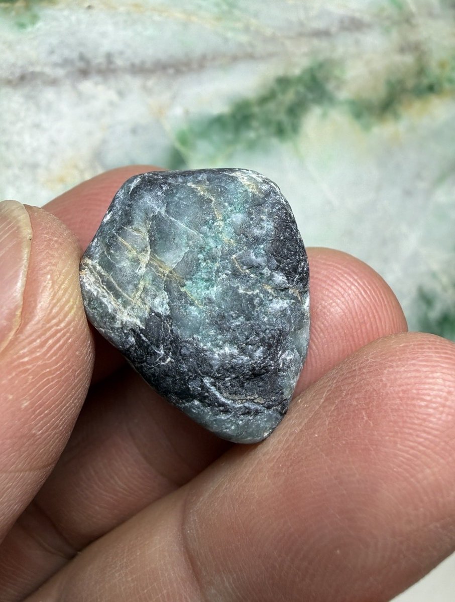 お客さんがゲット‼️ こちらの方は今回たくさんの翡翠を拾われました