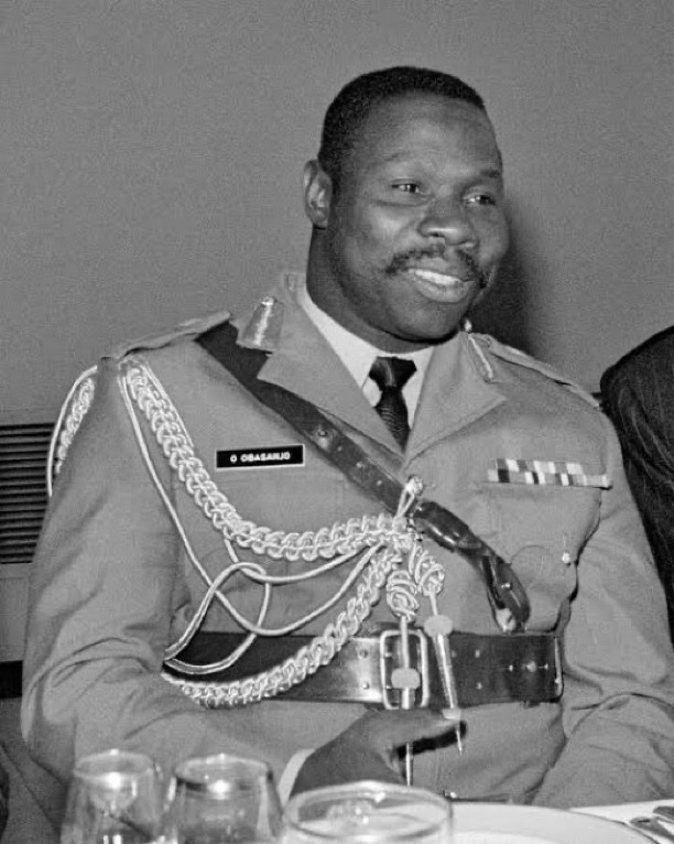 NigeriaStories's tweet image. Story of Olusegun Obasanjo and his journey from Military Head Of State To Prison…Then From Prison To Become A Civilian President in Nigeria 🇳🇬 

Open and read

 Share To Educate Someone