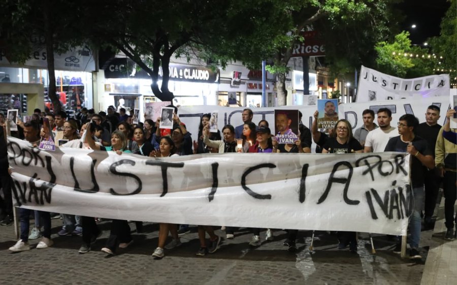 NoticiasR24's tweet photo. Pedido de justicia por Iván Ávila en una Rafaela que hace mucho dejó de ser segura https://t.co/AwSDwS9E2C https://t.co/lnn2k2sFW9