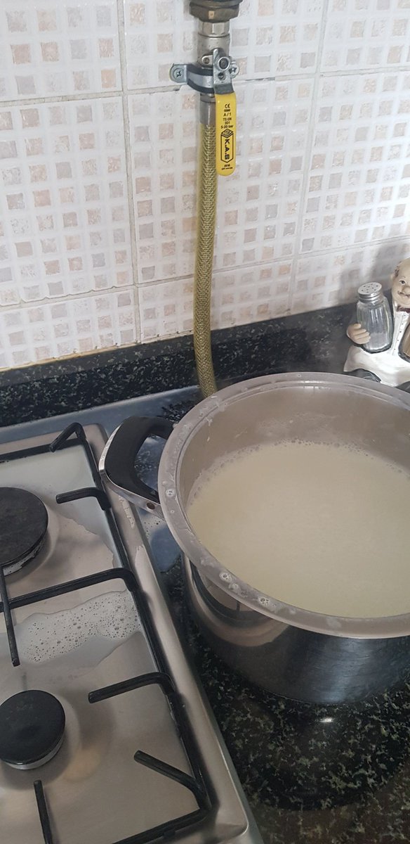 Oyy ne gerek vardı şimdi buna ya daha yeni temizlemistim ocağı 🤦‍♀️🤦‍♀️🤦‍♀️