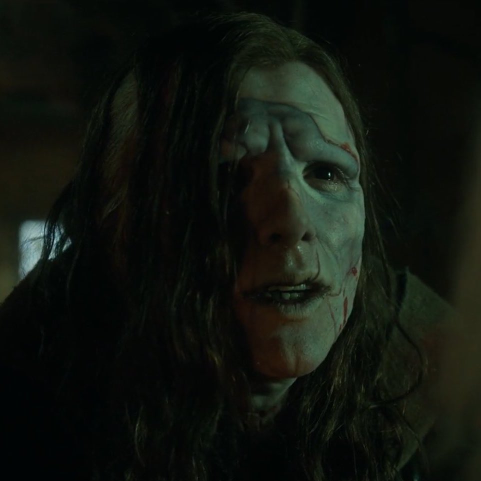 De FRANKENSTEIN, de Guillermo del Toro, me quedo con Jacob Elordi y su monstruo. Con esa mirada suya tan expresiva, capaz de contenerlo todo: la inocencia de un recién nacido, la curiosidad de quien observa el mundo por primera vez, y hasta el dolor, el miedo, la ira y la pena.