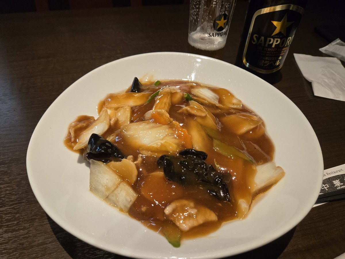 CollarYellow's tweet photo. 旦那の残業を良いことに、私は仕事でヤなことがあり、帰り道ひとり呑み兼晩ごはん。
贅沢な時間😊
頭と気持ちをリセットだわよ。
んでもって週末は永ちゃんだ👏
それをモチベーションに頑張る👊 https://t.co/cGdjABDjKQ