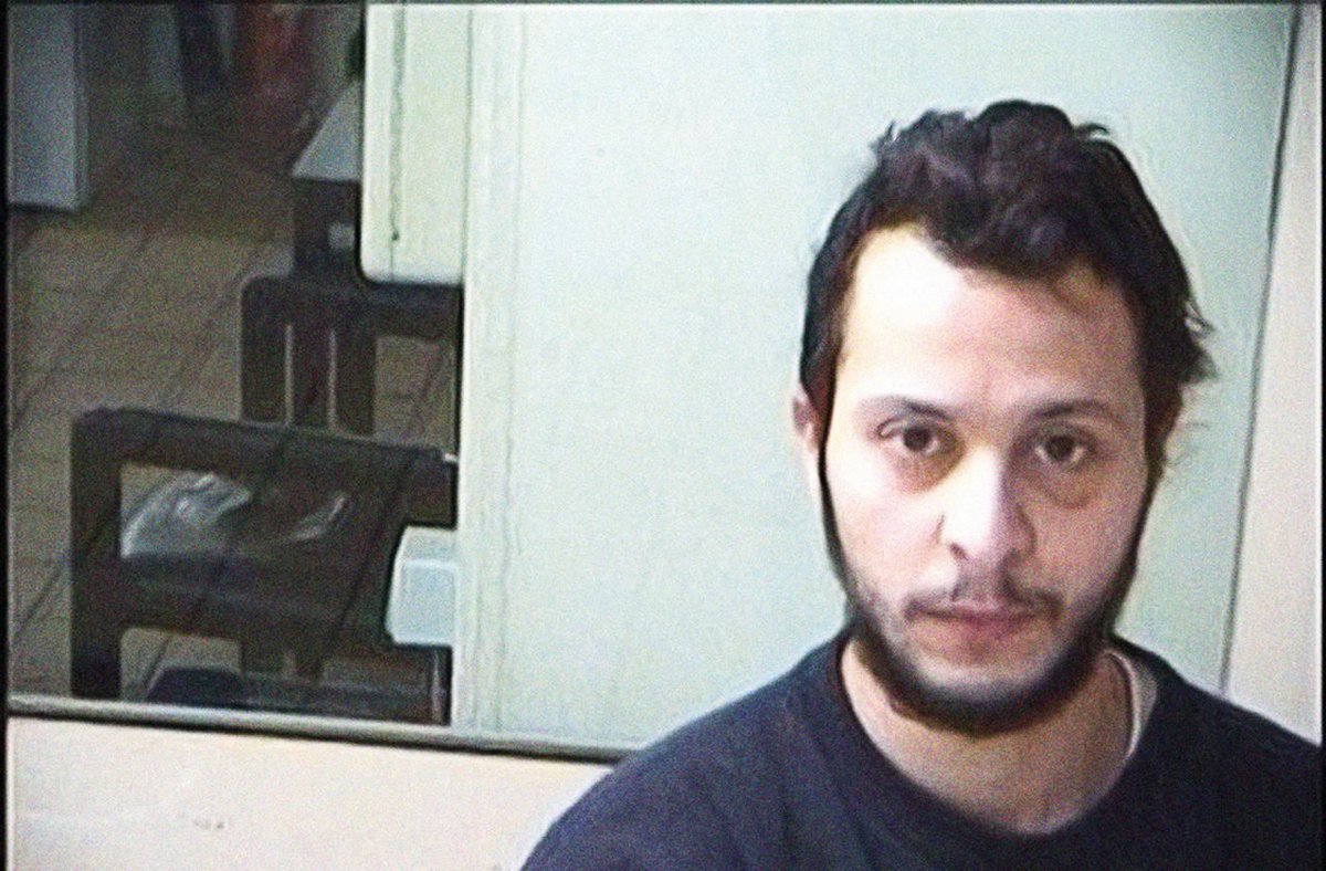 CerfiaFR's tweet image. 🇫🇷 FLASH | Selon son avocate Olivia Ronen, Salah Abdeslam souhaite RENCONTRER certaines victimes du 13 novembre. Il voudrait « ouvrir une porte aux parties civiles » dans une démarche de « justice restaurative » et « aimerait pouvoir expliquer la situation et peut-être discuter,…