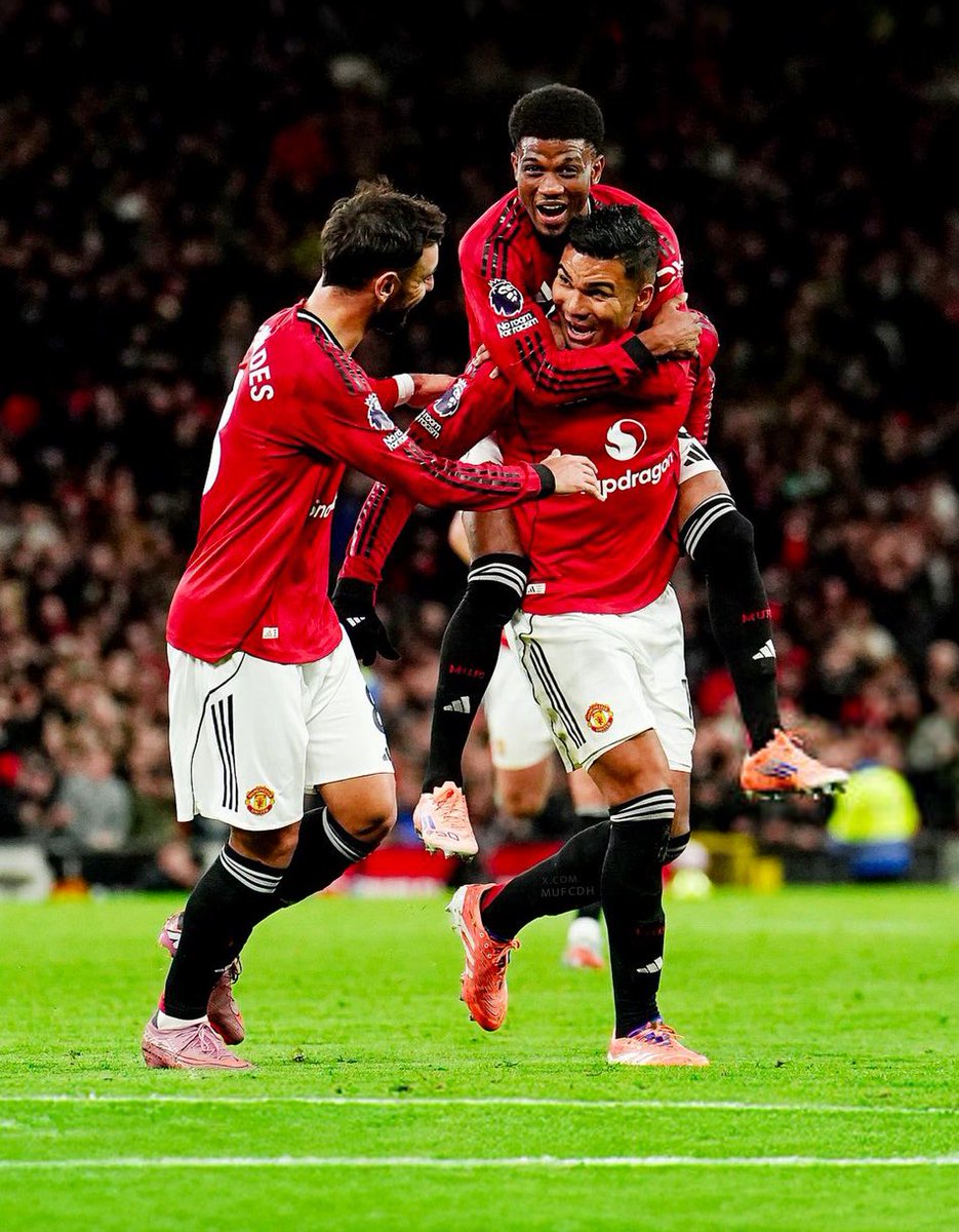FrankEra_'s tweet photo. 🚨 | The Manchester United players believe that qualification for the Champions League is WITHIN their reach. 

[@TelegraphDucker] https://t.co/1397u31hVl