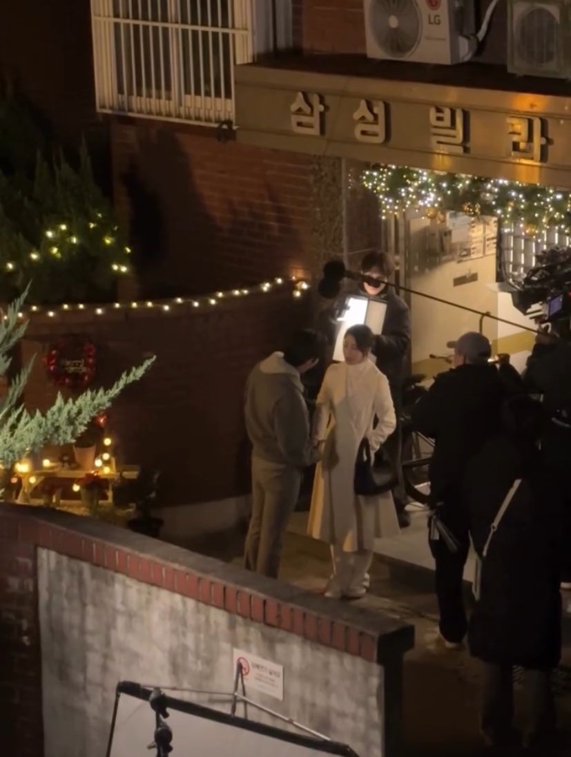 Daniruizmila's tweet photo. Girls, I have an update but... I don't know if I should upload it because it contains a spoiler, but apparently it was two days ago and she uploaded it recently, I can only say that the series will get very good😭😭
#nicenottomeetyou #leejungjae https://t.co/cZmgGpVC1z