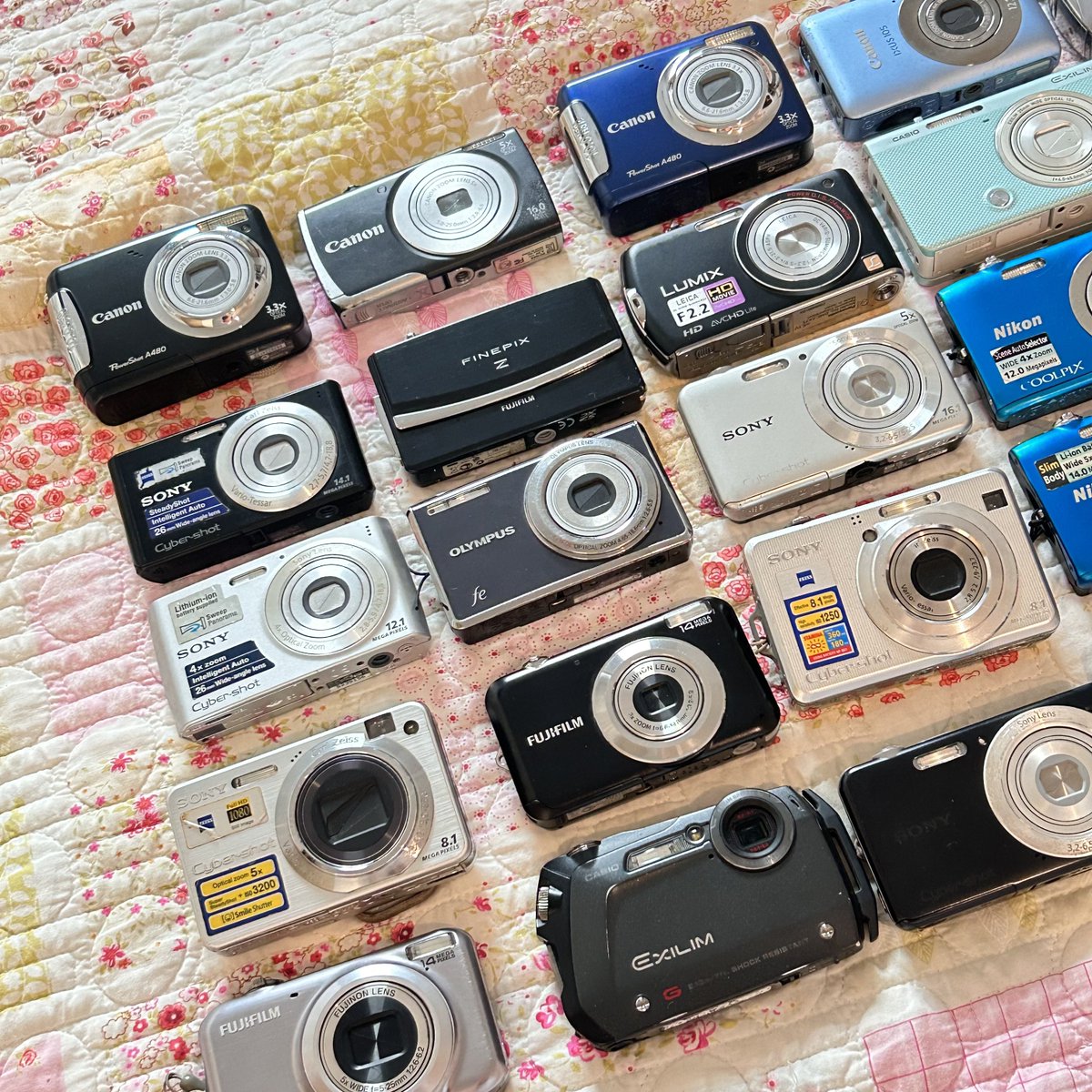 New dekdek naka ลงพรุ่งนี้ (12/11 ) 19:30  ka ราคาเริ่มหลักพันต้นเท่านั้นน้า !!! 
รอบนี้เข้าจุกๆเลยคับ
📌รี+ปักลด100บาท รีบปักกันเลยน้า📌

#กล้องดิจิตอลมือสอง  #กล้องดิจิตอลเก่า  #กล้องดิจิตอล