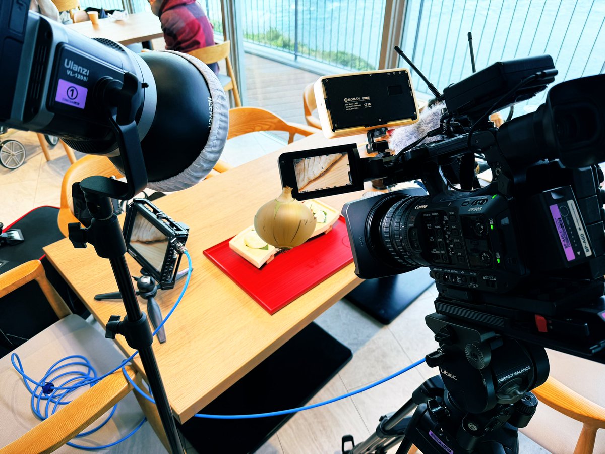 撮って出し 本日はレギュラーの情報番組ロケ。 ロケ車に乗って淡路島まで