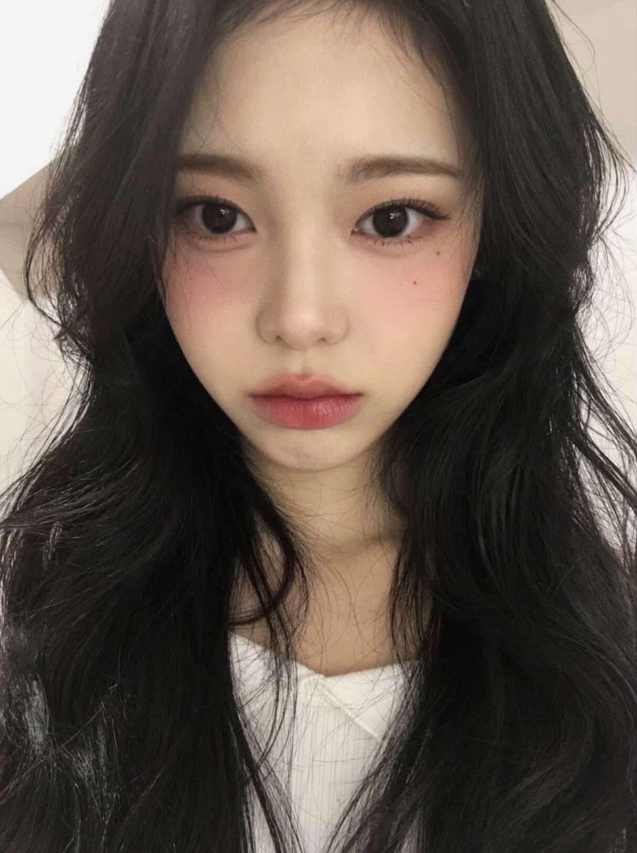 irreplaceableei's tweet image. Fall in love . . .