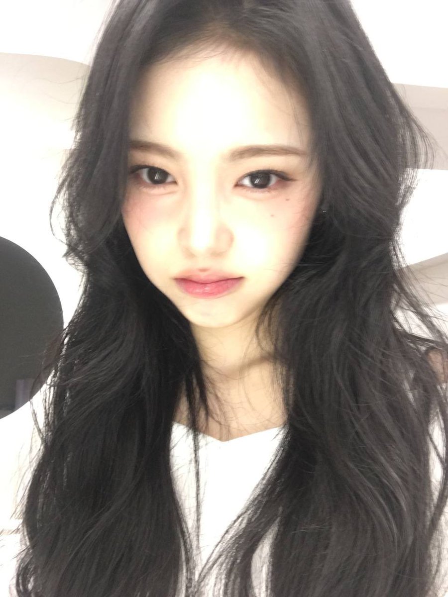 irreplaceableei's tweet image. Fall in love . . .