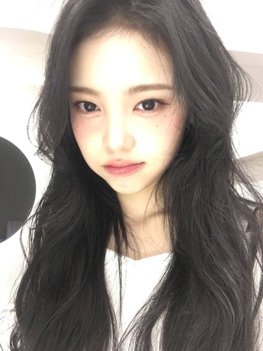 irreplaceableei's tweet image. Fall in love . . .