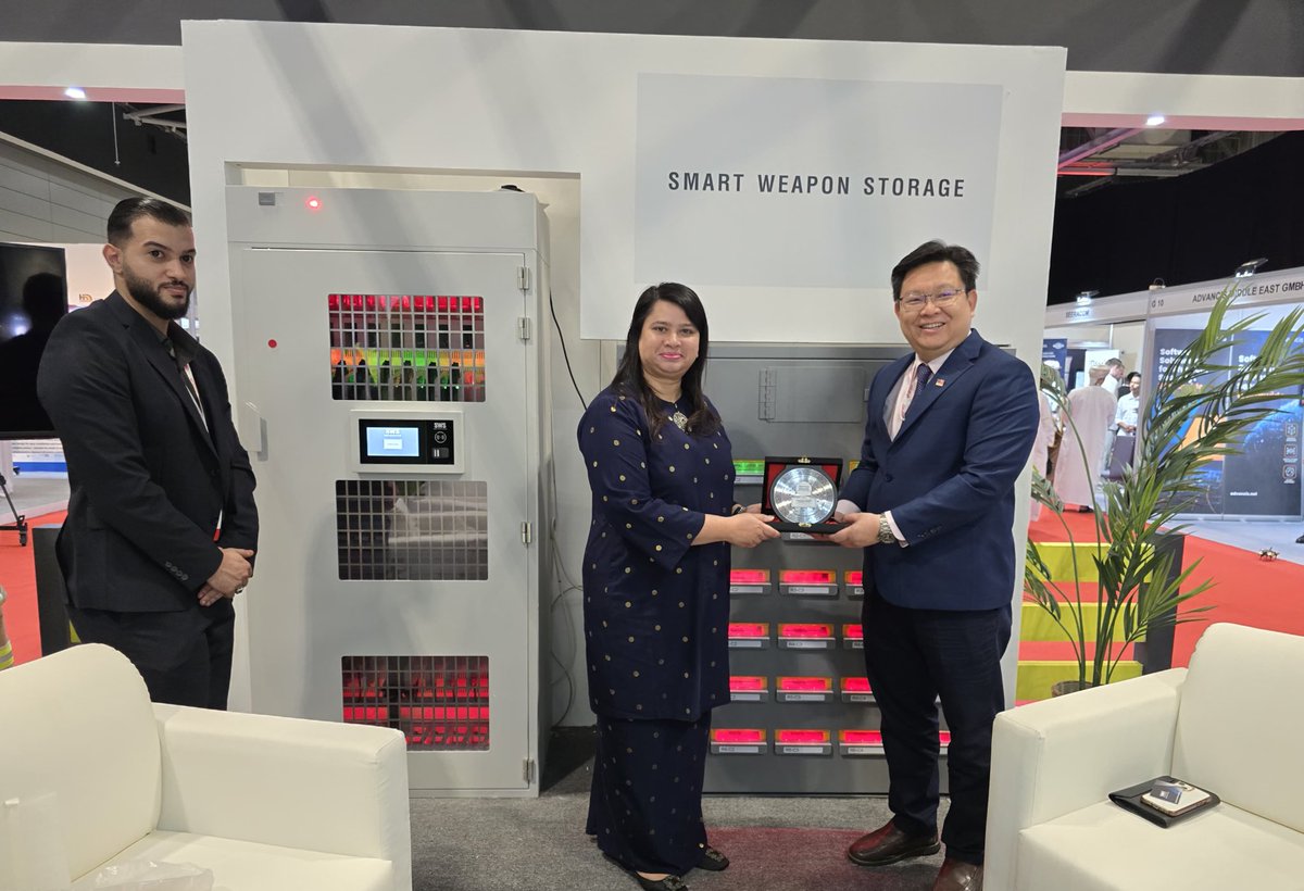 MYEmbMuscat's tweet image. Meeting with Mr. Brian Lew, CEO of SWS Inntech Sdn Bhd on 11 November 2025. The company participated in the Oman Fire, Safety &amp;amp; Security Exhibition and Conference (OFSEC) 2025 held at the Oman Convention and Exhibition Centre.