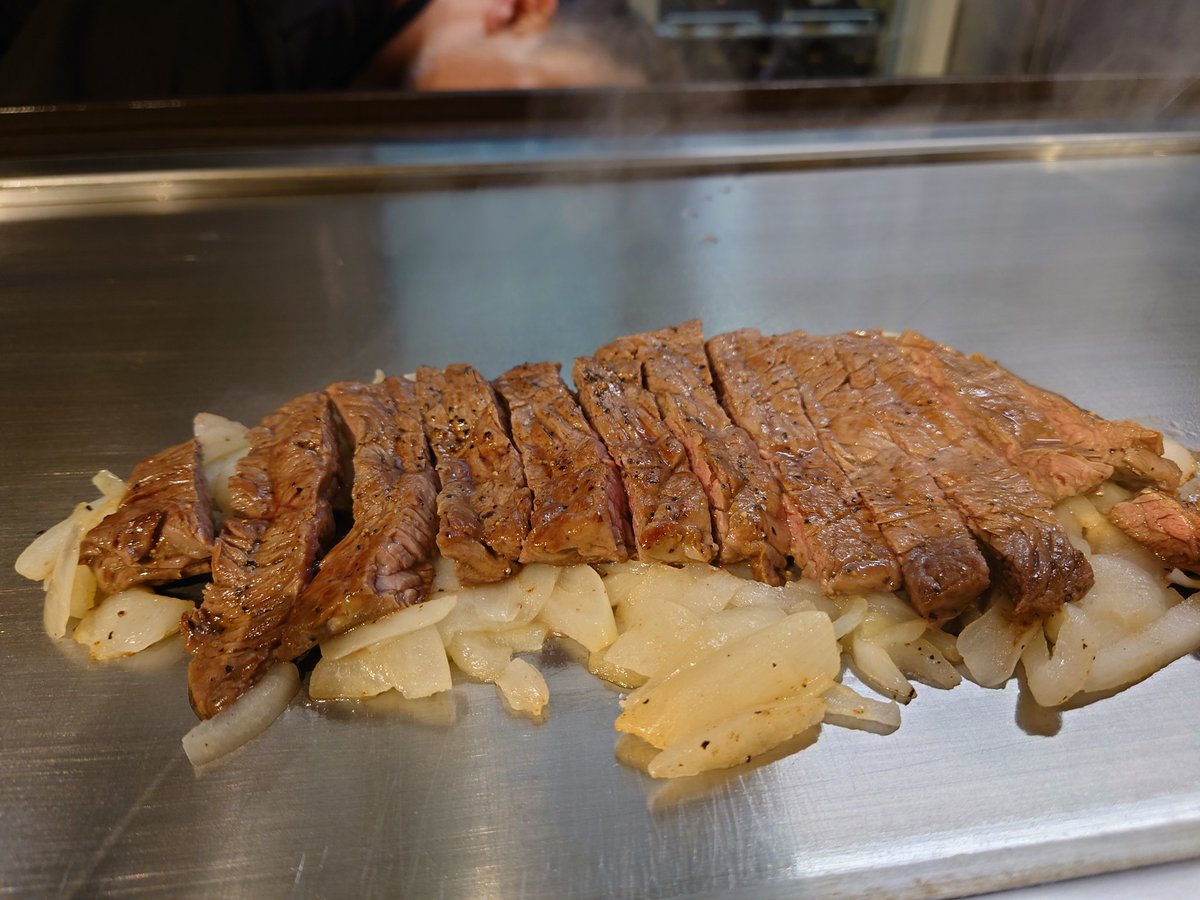 仕事終わりからの今日はここに来店

久々に肉が食べたくてここに来ちゃいました
やっぱりサガリ肉食べるんだったらここでしょ

#青砥
#エビヤ2nd