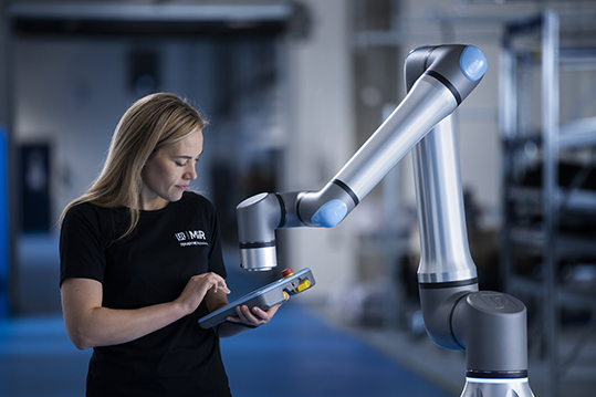 meccanica_plus's tweet image. #Cobot #UniversalRobots per i settori #packaging e #automotive in Emilia, appuntamento il 13 novembre con la partecipazione dei partner #ALCATechnologies e #GEngineering. #robotica #automazione #PMI #robotcollaborativi @UR_Italy - Meccanica Plus meccanica-plus.it/cobot-universa…