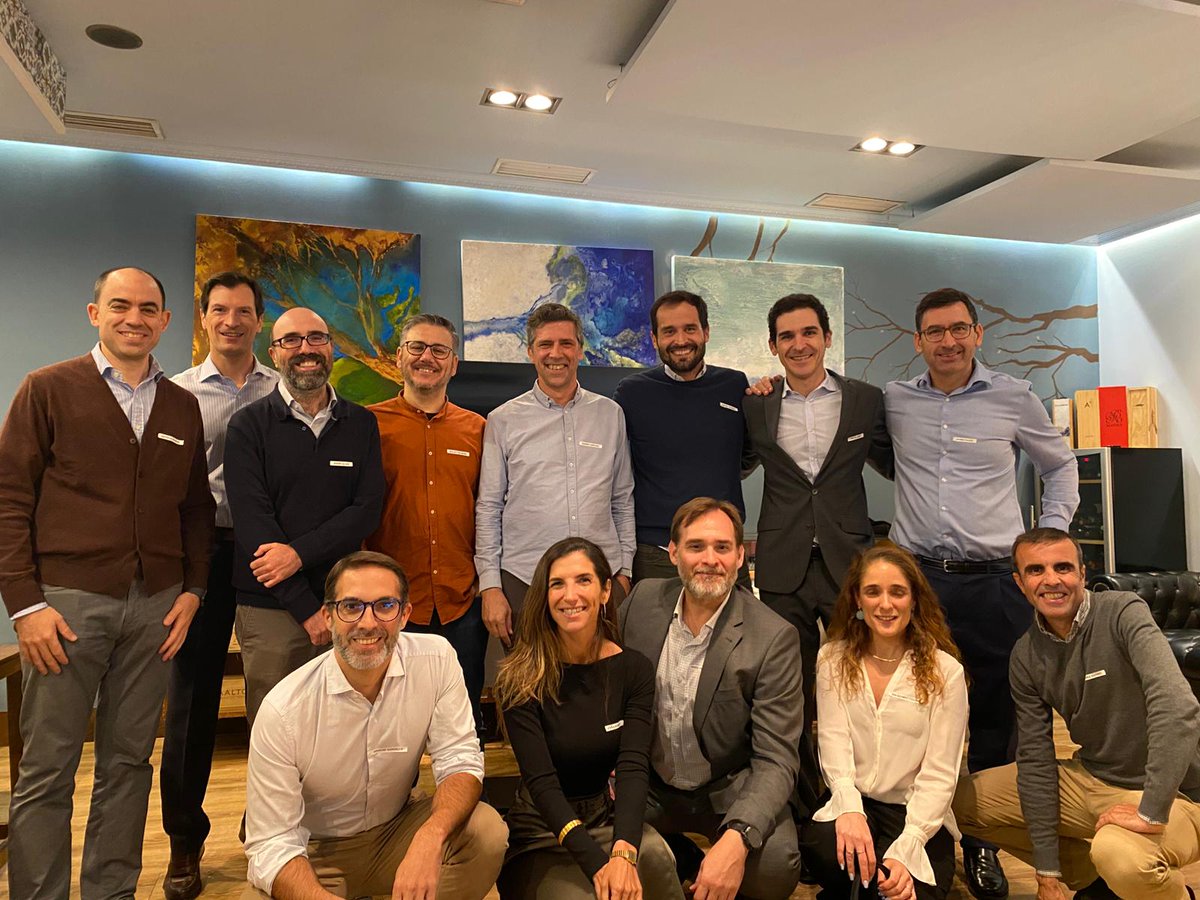 La semana pasada tuvo lugar el primer encuentro de la Asociación Talentia en Madrid, reuniendo a algunos de los becarios que ejercen su profesión en la capital. 
Fue una gran noche, donde los presentes compartimos ideas, inquietudes y debate.
#AsociacionTalentia #Talentia