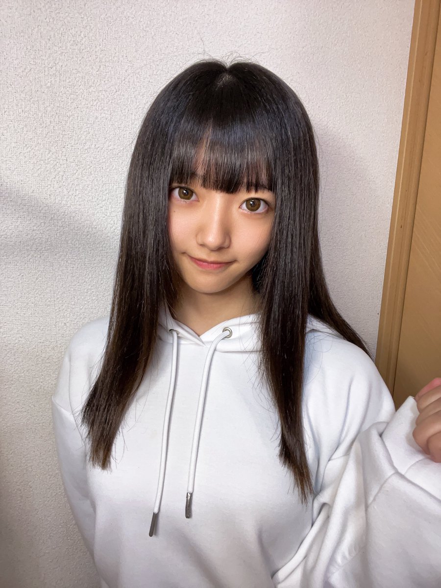 hikarin_amano's tweet image. こんばんは🌛
今日は #ポッキー日&amp;amp; #プリッツの日 だね😋
学校でもお友達と食べたよΨ( &apos;ч&apos; ☆)

それとひかりん10cm位、髪切りました💆🏻‍♀️✨
どうかなー?🥰