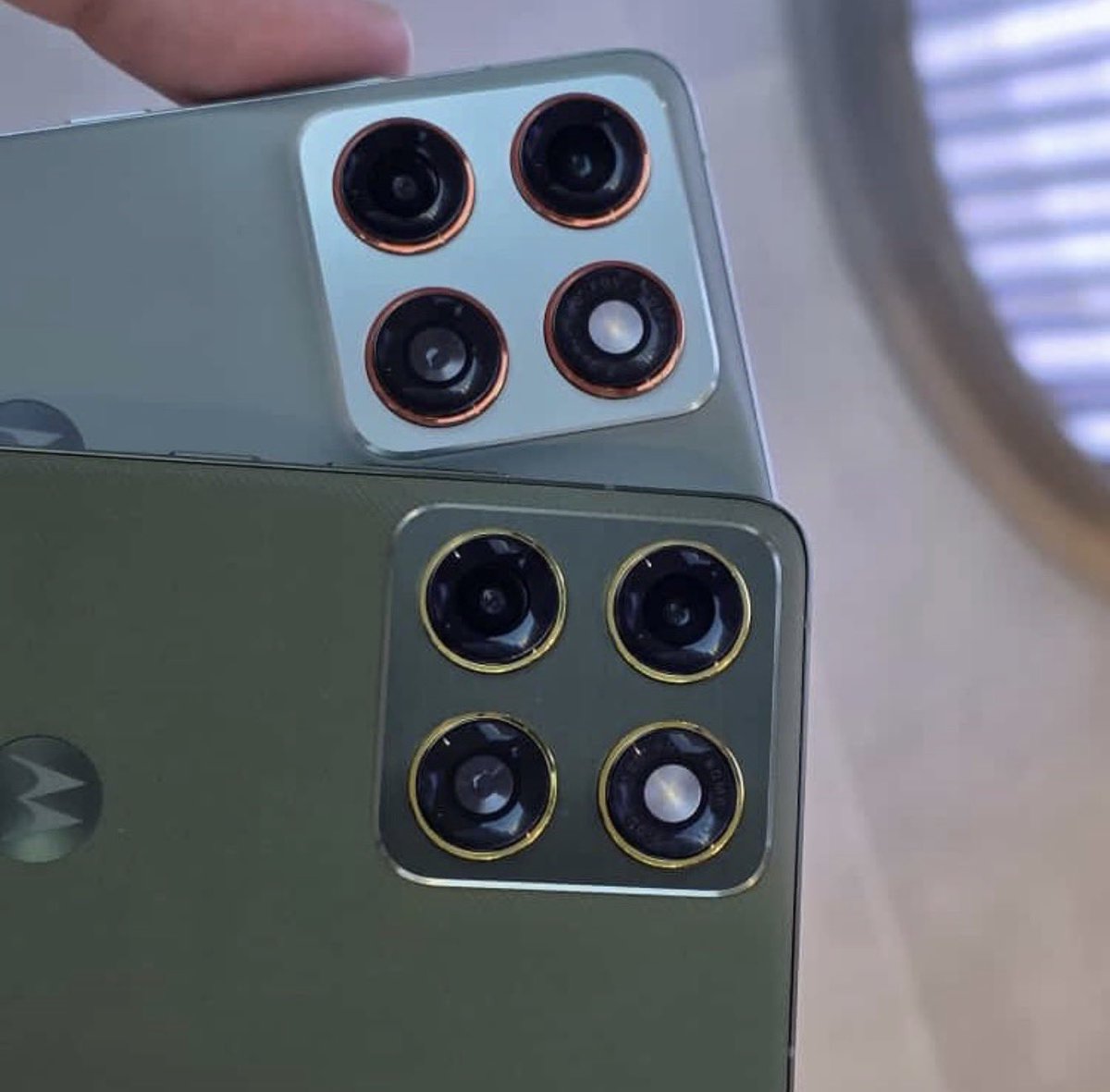 MikyAncona's tweet image. Motorola Edge 70: design super pulito, fotocamera migliorata e un’esperienza fluida che sorprende fin dal primo utilizzo. Uno di quei telefoni che ha davvero senso nel 2025. 🔥📱
@MotorolaITA @Moto 
#mikyancona #mikyanconatech
#Motorola #MotorolaEdge70 #Edge70