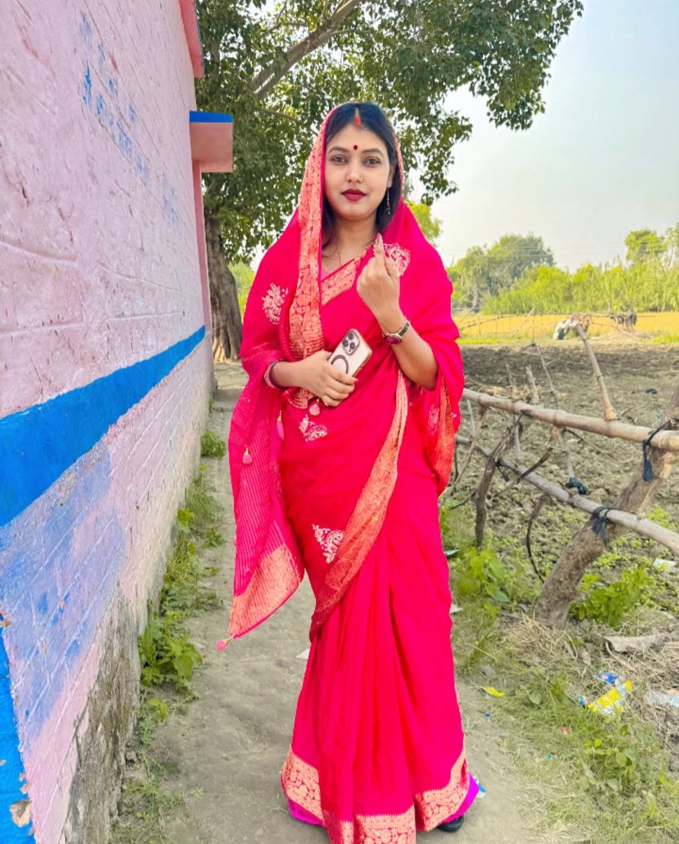 kushwaha_sima's tweet image. आज मैंने बिहार में सत्ता परिवर्तन एवं नौकरी , रोजगार  और युवाओं के बेहतर भविष्य के लिए करगहर विधानसभा क्षेत्र के कोहकर बूथ पर वोट की , राजद नेत्री सीमा कुशवाहा रोहतास बिहार

#simakushwaha #RJD #RjdBihar #NayaBihar
#TejashwiYadav #Bihar #NayaBihar. #महागठबंधन #sasaram #Bihar…