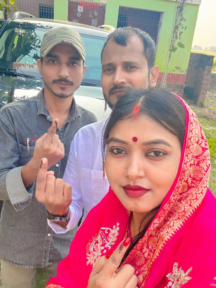 kushwaha_sima's tweet image. आज मैंने बिहार में सत्ता परिवर्तन एवं नौकरी , रोजगार  और युवाओं के बेहतर भविष्य के लिए करगहर विधानसभा क्षेत्र के कोहकर बूथ पर वोट की , राजद नेत्री सीमा कुशवाहा रोहतास बिहार

#simakushwaha #RJD #RjdBihar #NayaBihar
#TejashwiYadav #Bihar #NayaBihar. #महागठबंधन #sasaram #Bihar…