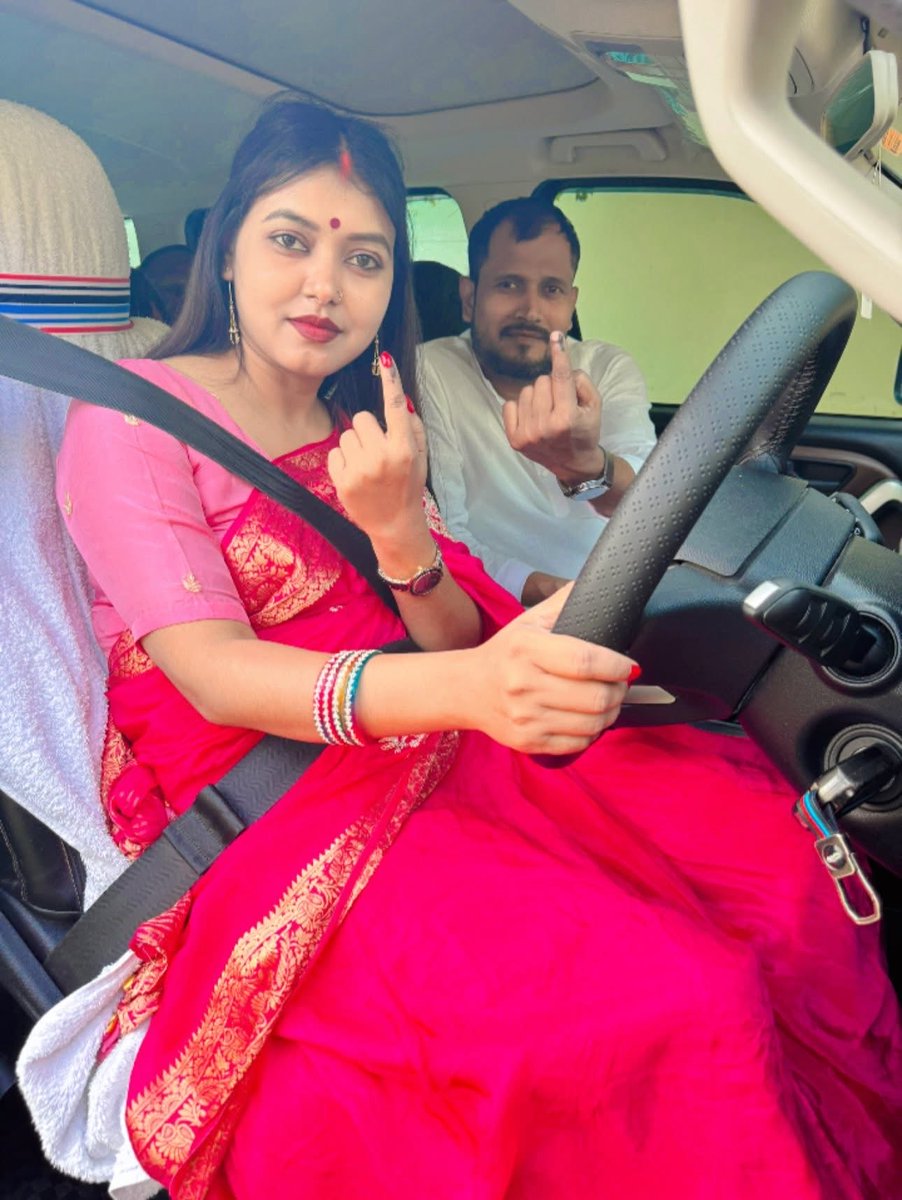 kushwaha_sima's tweet image. आज मैंने बिहार में सत्ता परिवर्तन एवं नौकरी , रोजगार  और युवाओं के बेहतर भविष्य के लिए करगहर विधानसभा क्षेत्र के कोहकर बूथ पर वोट की , राजद नेत्री सीमा कुशवाहा रोहतास बिहार

#simakushwaha #RJD #RjdBihar #NayaBihar
#TejashwiYadav #Bihar #NayaBihar. #महागठबंधन #sasaram #Bihar…