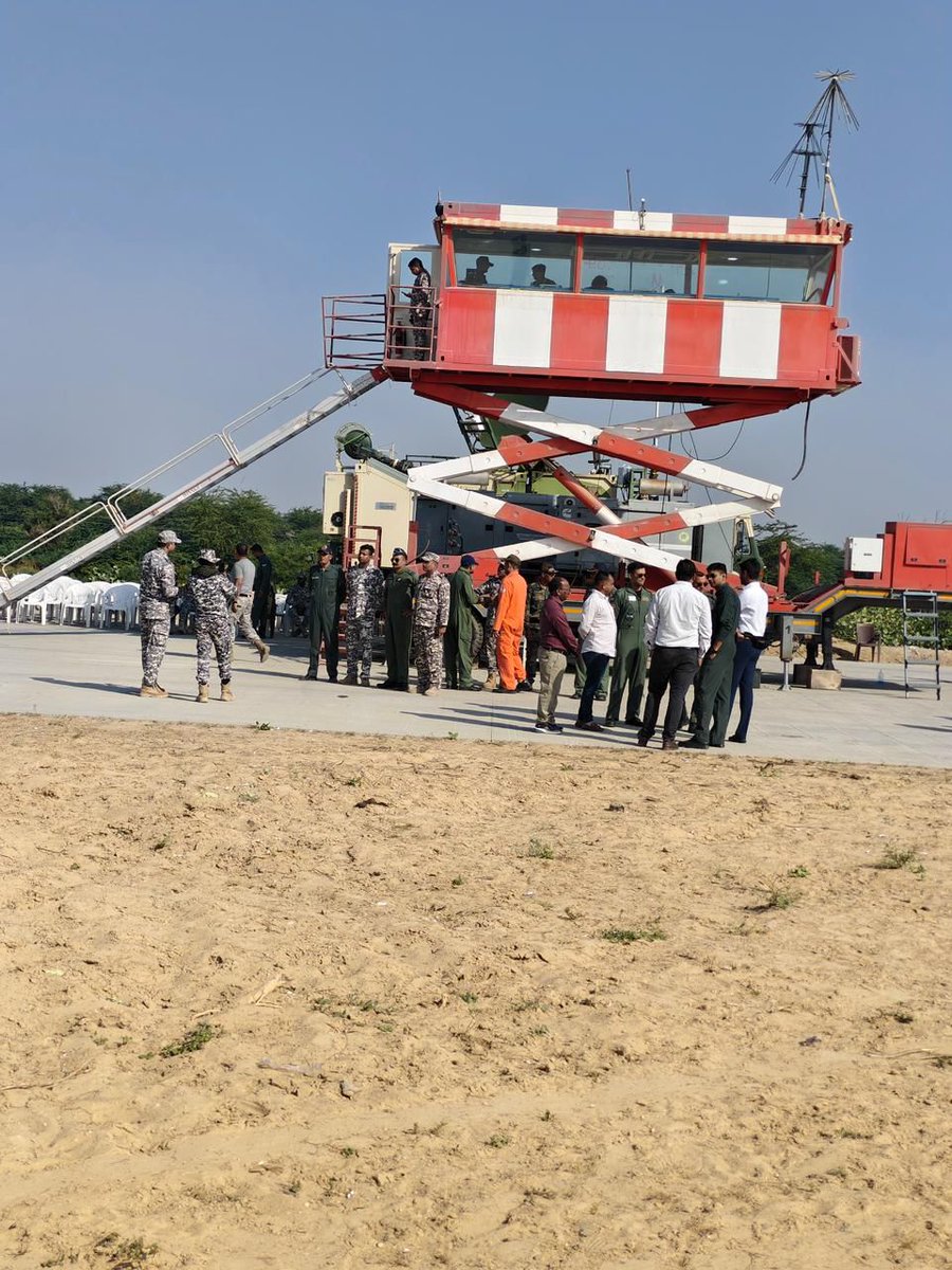 LuckyIaf's tweet image. #ExMahaGujRaj25
#TriServiceExercise
#Jointness
#Atmanirbharta 
#Innovation 
#Excellence
@IAF_MCC