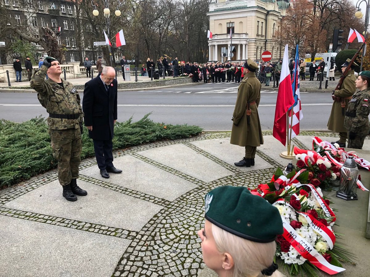 MosinskiJan's tweet photo. Dzisiaj w naszej Ojczyźnie trwają obchody Narodowego Święta Niepodległości 🇵🇱
#Niepodległa #Polska #11listopada #NarodoweŚwiętoNiepodległości #Wielkopolska #Kalisz #Krotoszyn #Jarocin #OstrówWielkopolski #Pleszew #Kępno #Gostyń #Jarocin #Rawicz #Ostrzeszów #Pleszew https://t.co/r85yKjIcra