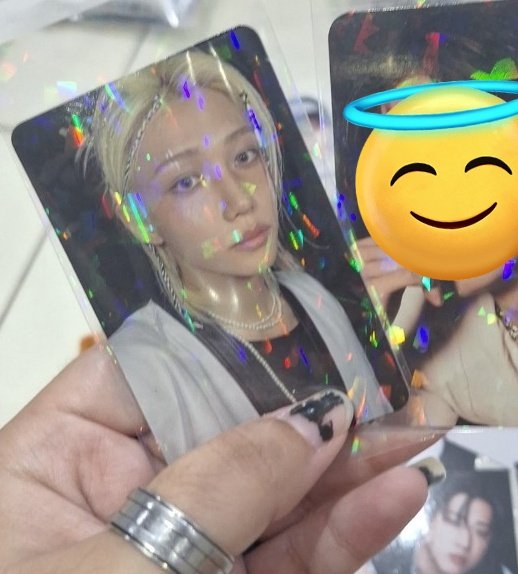 Hyaakki's tweet photo. pessoas do rio de janeiro que pegaram brt 42 (Fundao X manaceia) entre fundao e ibiapina (onde desci) as 7 da manhã se acharem o holder com esses dois cards é meu e eu perdi :(
por favor me ajudem
dentro do card do felix tem meu numero e outras informações https://t.co/SqPRLq8BgE