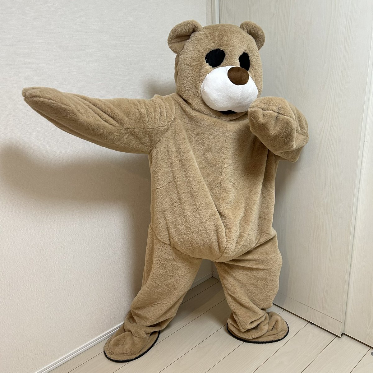 SaoriFur's tweet image. I just listed this brown bear plush suit on Yahoo! Japan 🧸💗
It’s super soft and fluffy — one of my favorites!
Feel free to check it out!

私も個人的に愛用しているお気に入りのクマさんです！
ファスナー追加などのカスタムも可能です！🐈

#plushsuit #kigurumi #fursuit…
