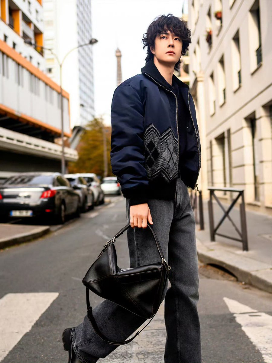 王一博 公式グッズ 豪華ノベルティBOX 3万円購入特典 限定品 未開封 王一博 公式グッズ 豪華ノベルティBOX 3万円購入特典 限定品 未開封