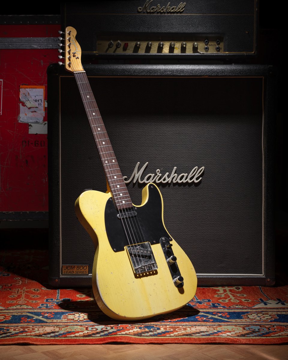 TextBlogRNRoll's tweet image. Des guitares, amplis et vêtements de scène de #GaryMoore seront mis aux #enchères le 20 novembre prochain chez @bonhams1793

plus d&apos;infos : textes-blog-rock-n-roll.fr/le-materiel-de…

#auction #guitarauction #guitar #guitars #guitarist #guitarplayer #guitarhero #GuitarHeroes #rock #blues #bluesrock