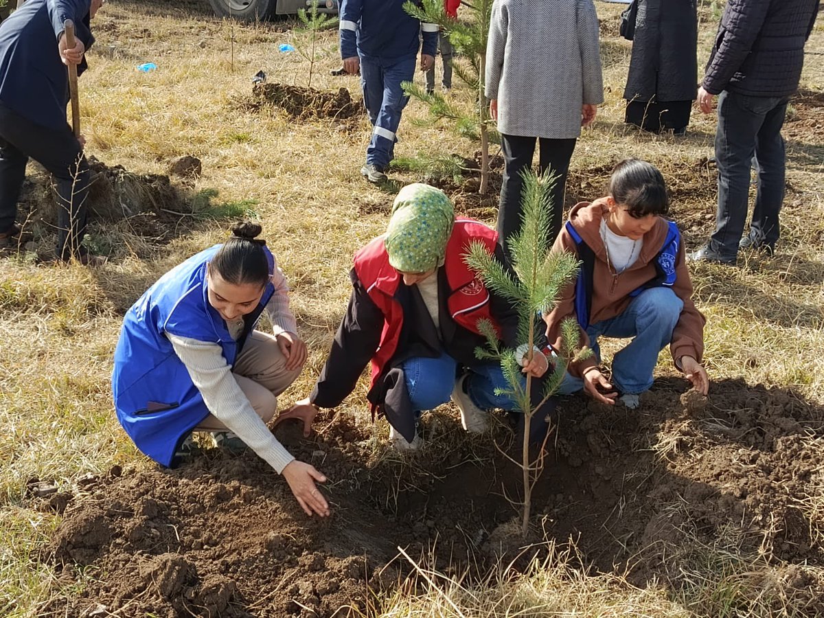 📌11 Kasım Milli Ağaçlandırma Günü’nde vatanımızın ciğerleri olan ormanlarımız için bizler de birer fidan dikerek katkıda bulunduk. 

🌱🌱🌱Geleceğe Nefes Türkiye’ye Nefes 🌱🌱🌱 

#yeşilvatanseferberliği #çevretimi #GSBGM
