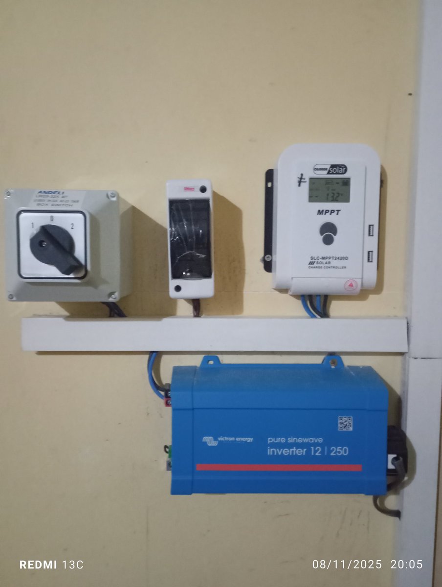 <a href="/kutegyekaivan1/">Omupakasi</a> <a href="/BajeProducts/">Baje Products</a> I do solar works,
House wiring 
Water pumps,
Air conditioner 
Alarm bells 

0702496163
0779962906