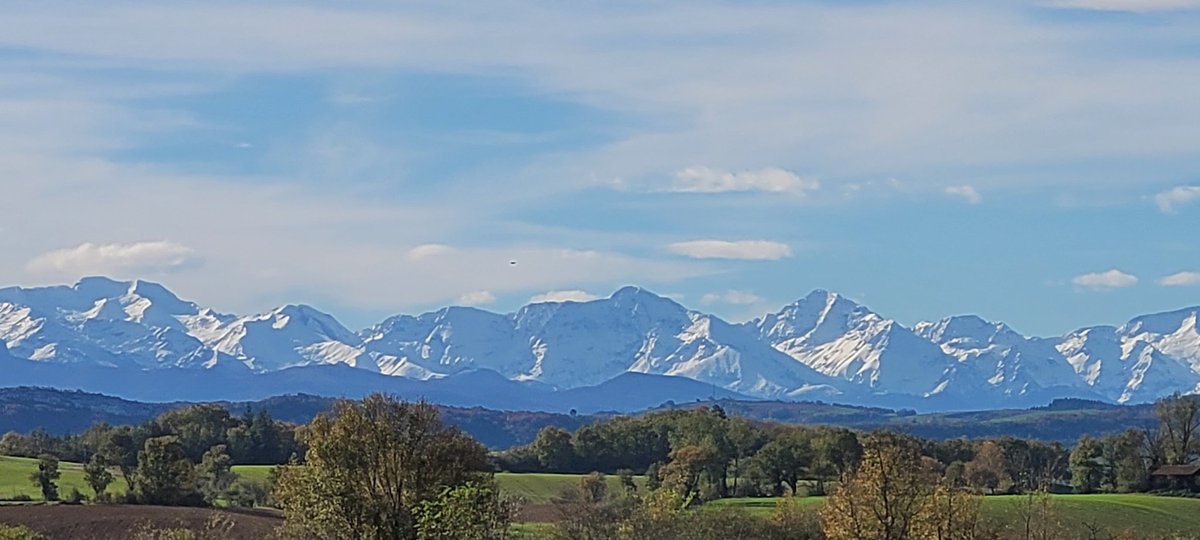 Fmassat09's tweet photo. Les premières neiges sur les Pyrénées ariegeoises en direct du Carla bayle  @lachainemeteo https://t.co/XKVoFcNxKx