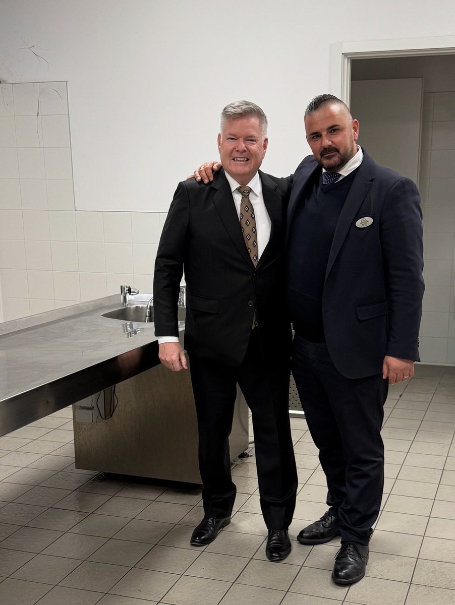 RobHoey1's tweet image. Good bye Italy. It was a very interesting business trip to Venice, Florence and Milan. Met up with many business associates and friends and toured the Pozzoli Funeral Home in Milan. #funeralsupportservices #funeraldirector #embalmer #travelassistance #葬祭ディレクター