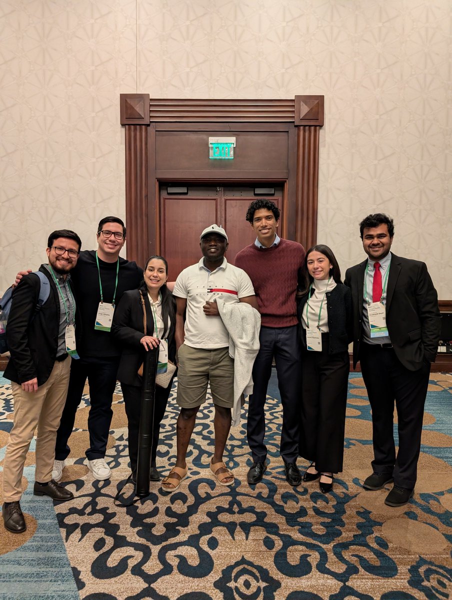 goyal_shubhank's tweet photo. #TXACP
From DD to QI Poster and working with our medical students, it's a reminder why we all love Internal Medicine: the mystery, the fun, the people and advancements in medicine. 
We learn, embrace and grow! 🤗
#IMresident #internalmedicine #med https://t.co/rxN2Y9LgHk
