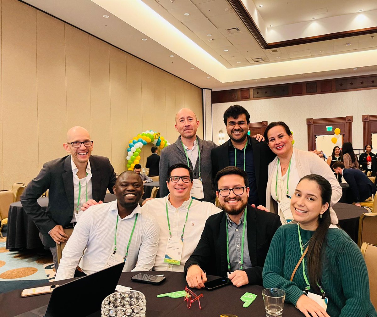 goyal_shubhank's tweet photo. #TXACP
From DD to QI Poster and working with our medical students, it's a reminder why we all love Internal Medicine: the mystery, the fun, the people and advancements in medicine. 
We learn, embrace and grow! 🤗
#IMresident #internalmedicine #med https://t.co/rxN2Y9LgHk