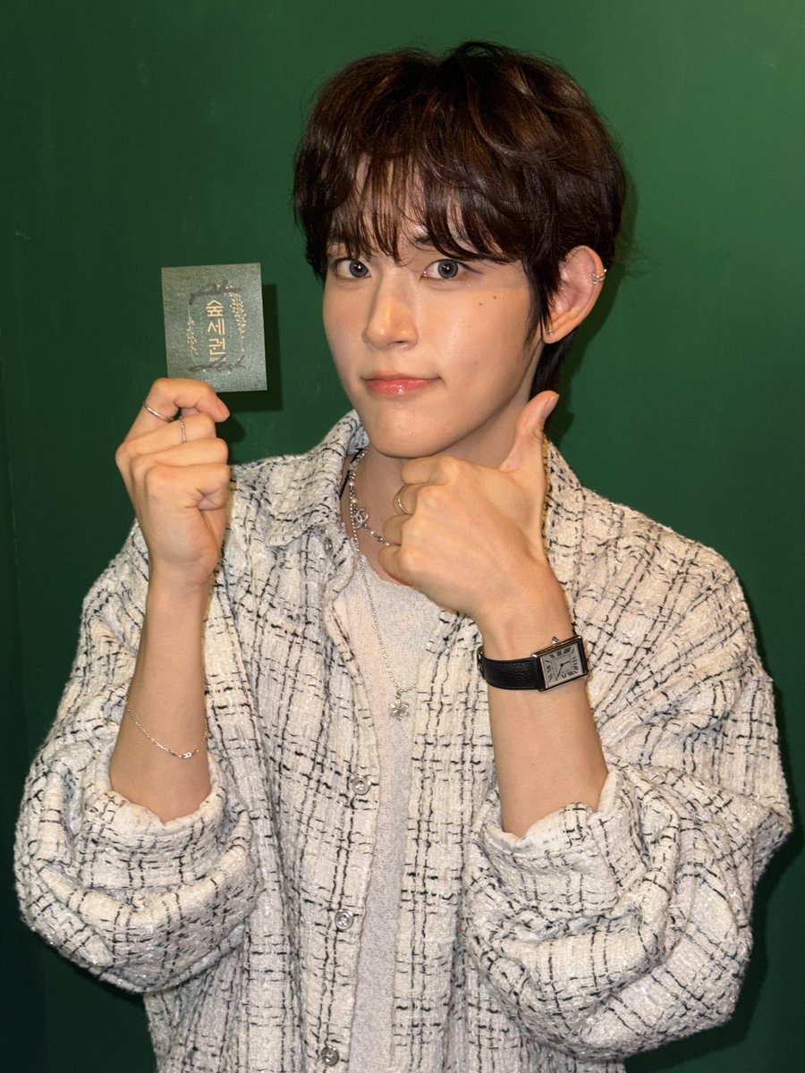 wishyour_seowon's tweet photo. 승환이와 함께 🍃"숲세권 라이브"🥀  
좋은 추억이었당~
함께 해준 연주자 및 스텝분들 감사합니다~^^

#숲세권라이브 #승환 #onlee  무대 #게스트 #서원 #SEOWON #ソウォン https://t.co/GUBKntPqme