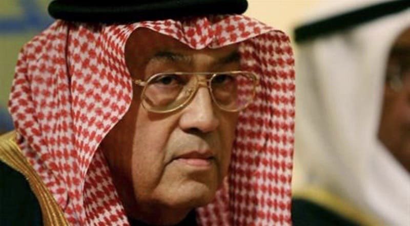 يقول القصيبي: 

"إذا كنت لا تريد أن تسمع سوى نعم، نعم، نعم،فمن الأسهل والأرخص أن تشتري جهاز تسجيل!أما إذا كنت تريد بالفعل، مشاركة الرجال عقولهم فعليك أن تتمتع بصبر لا حدود له.وتتعلم سماع الآراء التي تتحدى رأيك ومناقشتها لأنك بدون هؤلاء "المتعبين" لن تستطيع تحقيق أي شيء اطلاقاً"!