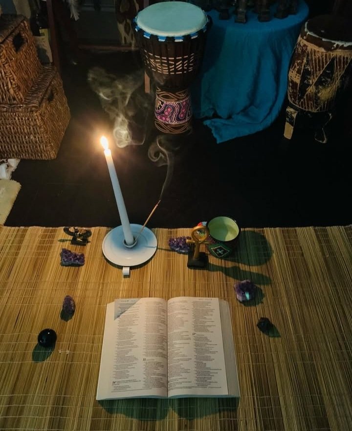 Healing_Umuthi's tweet image. Keep on praying and believe that your Ancestors doesn&apos;t need years to answer, they need a second. One second and your whole life can shift. Your second is on its way, claim it🕯🙏🏻📿

Julius Mkhwanazi/ Solidarity/Ntsiki/#TreatMeTuesday/#BankOnCapitec/#BankOnBetter/#MyDesignRules